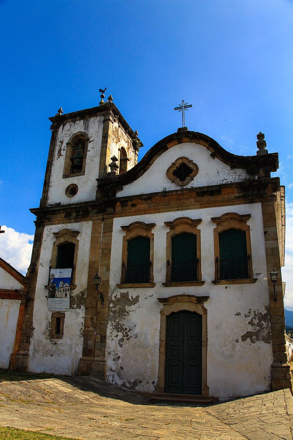 Igreja Santa Rita, centro histórico de Paraty - 2013-04-27.jpg